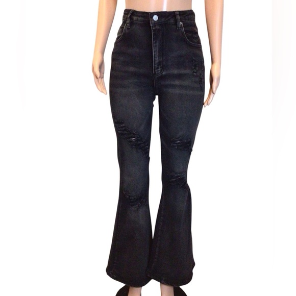 Almost Famous Womens Size 9 High Rise Black Distressed Flare Jeans Boho 70s - Picture 10 of 14